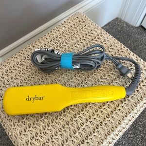 DRYBAR The Baby Brush Crush Mini Heated mini/travel straightening brush, yellow